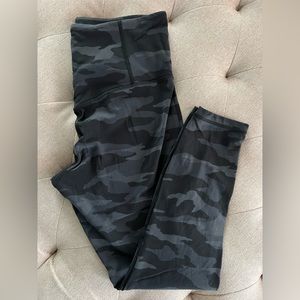 Athleta Elation 7/8 Tight Medium